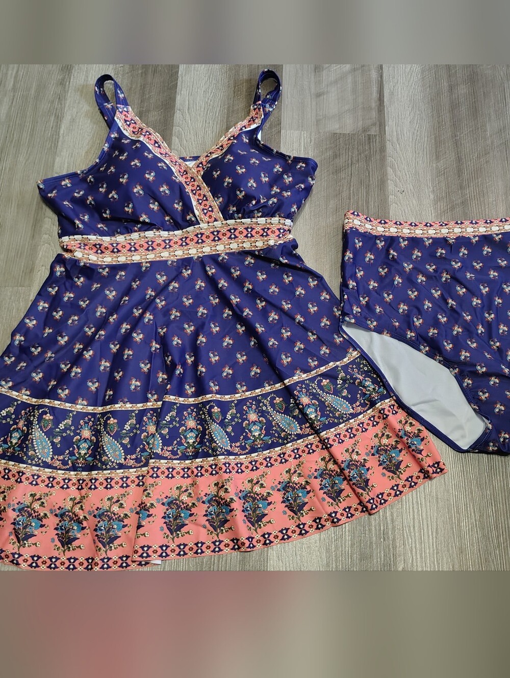 Bloomchic Women's 2 Piece Swimsuit Nwts Size 14/16 - Picture 2 of 7